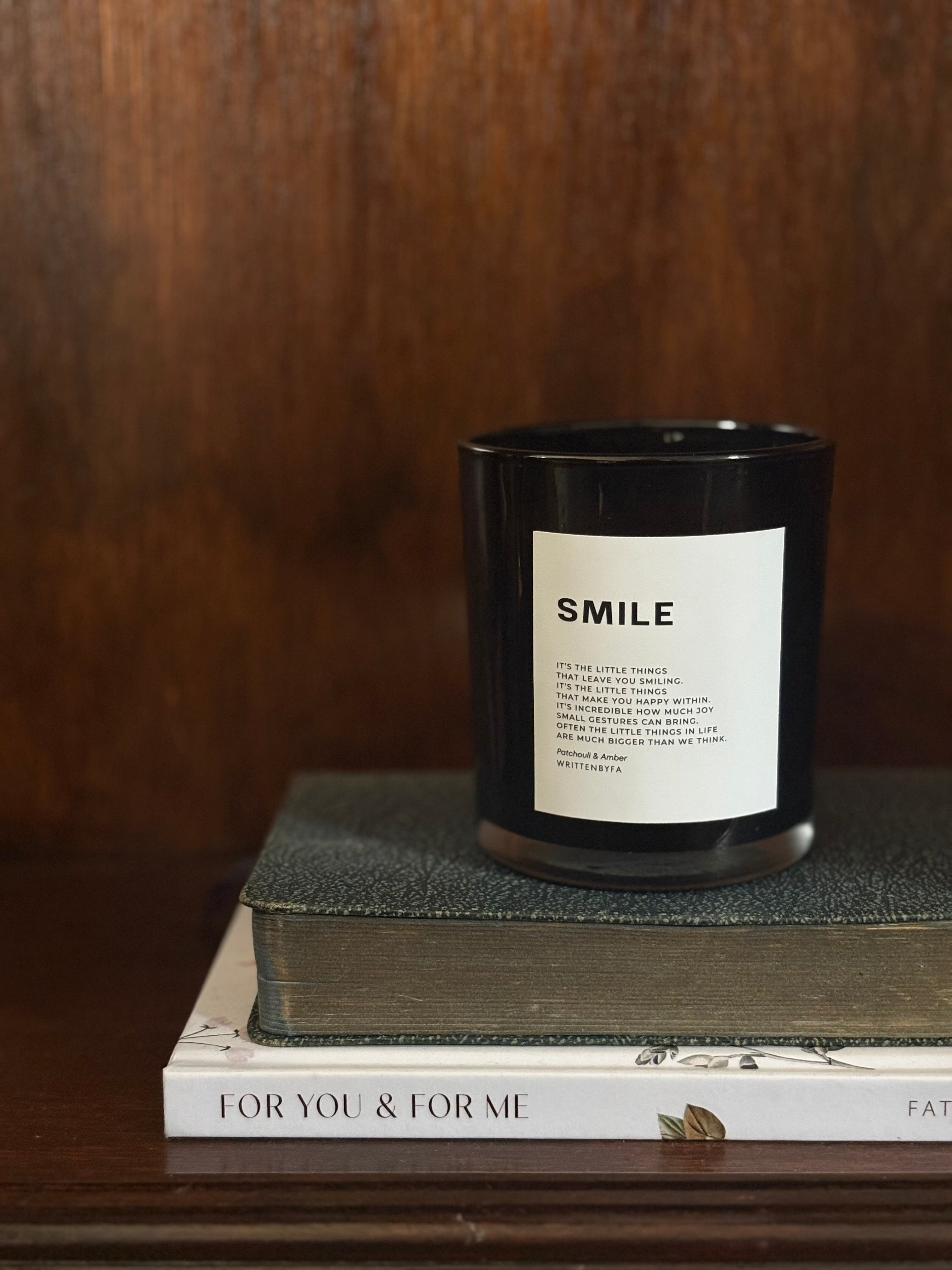 Smile | Black Gloss Candle